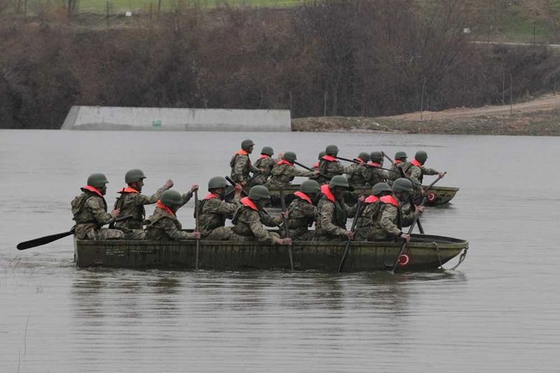 Μεγάλης κλίμακας άσκηση της Τουρκίας στον Εβρο [εικόνες & βίντεο] | iefimerida.gr 0