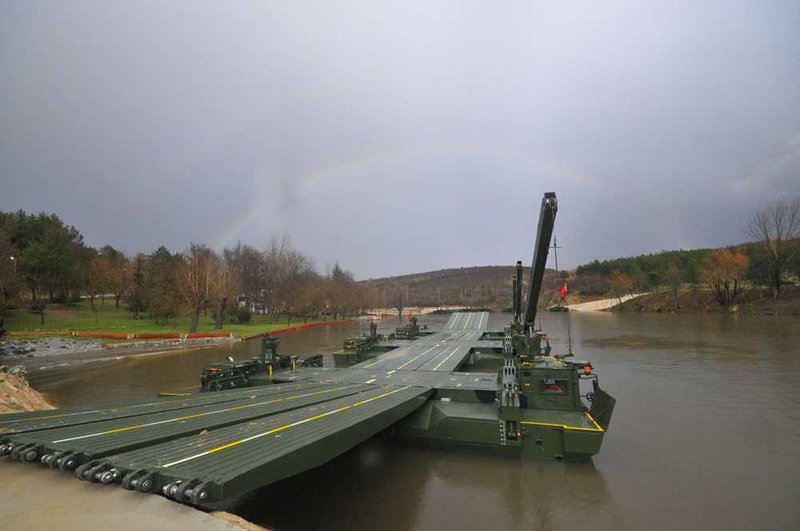 Μεγάλης κλίμακας άσκηση της Τουρκίας στον Εβρο [εικόνες & βίντεο] | iefimerida.gr 1