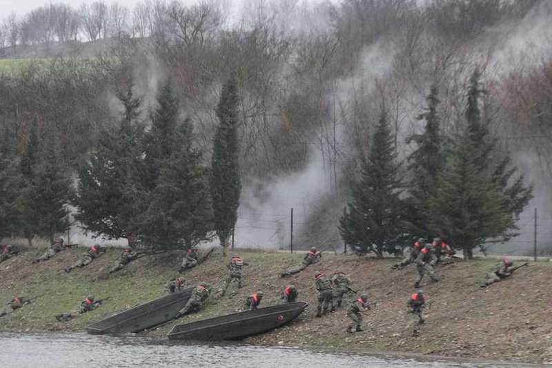 Μεγάλης κλίμακας άσκηση της Τουρκίας στον Εβρο [εικόνες & βίντεο] | iefimerida.gr 2