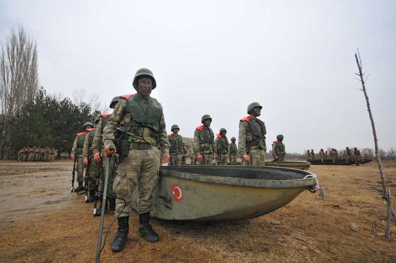 Μεγάλης κλίμακας άσκηση της Τουρκίας στον Εβρο [εικόνες & βίντεο] | iefimerida.gr 3