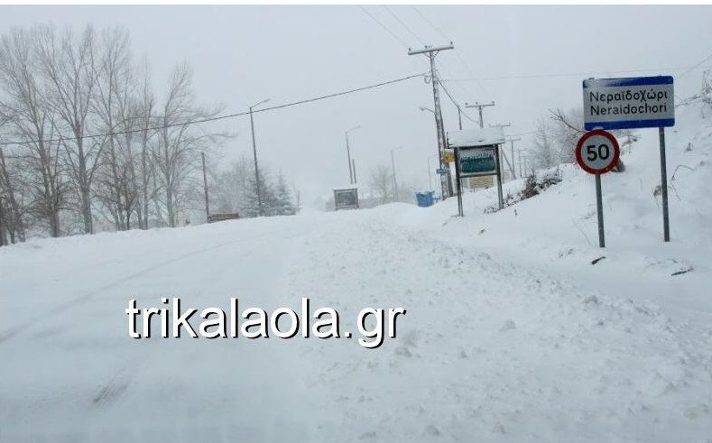 Σφοδρή χιονοθύελλα στα ορεινά των Τρικάλων [εικόνες & βίντεο] | iefimerida.gr 0