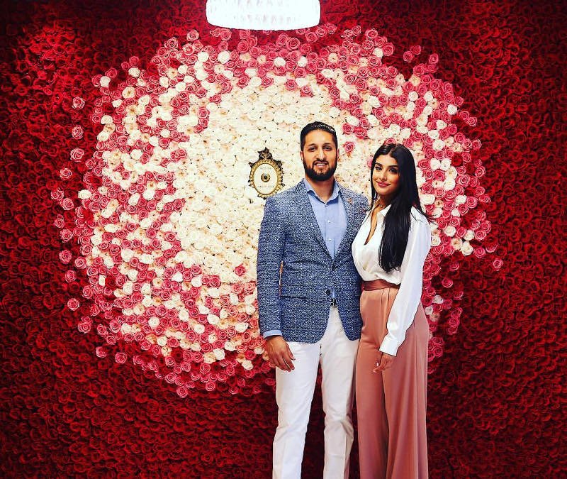 Τα τριαντάφυλλα που δεν μαραίνονται -Το σκέφτηκε ένα ζευγάρι, βγάζει εκατομμύρια [εικόνες] | iefimerida.gr 1