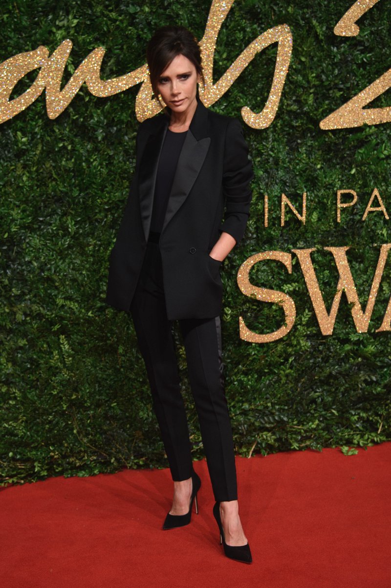 Πιστή αντιγραφή: Εξι φορές που η Μέγκαν Μαρκλ έχει ντυθεί ακριβώς όπως η Βικτόρια Μπέκαμ [εικόνες] | iefimerida.gr 2