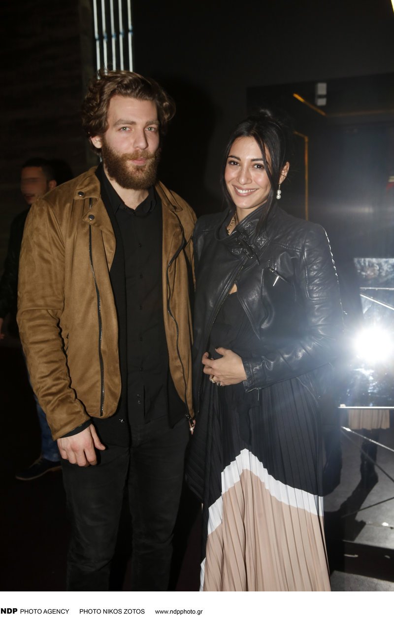 Η Ευγενία Σαμαρά με τον ηθοποιό σύντροφό της διασκεδάζουν στον Ρουβά [εικόνες] | iefimerida.gr 3