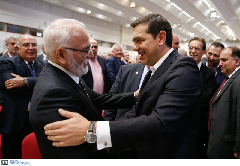 Spiegel: Σαββίδης και Τσίπρας οφείλουν πολλά ο ένας στον άλλο | iefimerida.gr 2