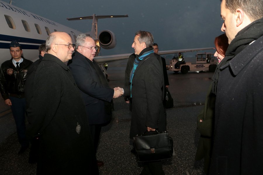 Προσγειώθηκε στα Σκόπια ο Νίκος Κοτζιάς -Ιστορική επίσκεψη, κρίσιμες συναντήσεις [εικόνες] | iefimerida.gr 6