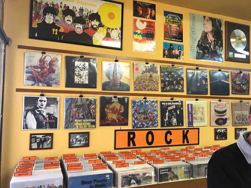 Οι δίσκοι βινυλίου επιστρέφουν και γίνονται μόδα- Ετοιμάστε τα πικάπ [εικόνες & βίντεο] | iefimerida.gr 1