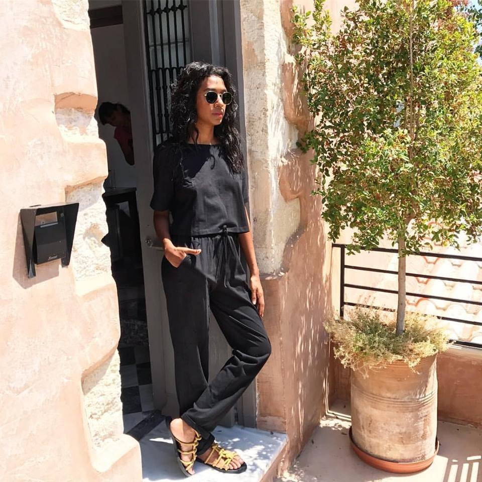 Survivor 2: Αυτή είναι η Ινδή σύντροφος του Τεό Θεοδωρόπουλου [εικόνες] | iefimerida.gr 5