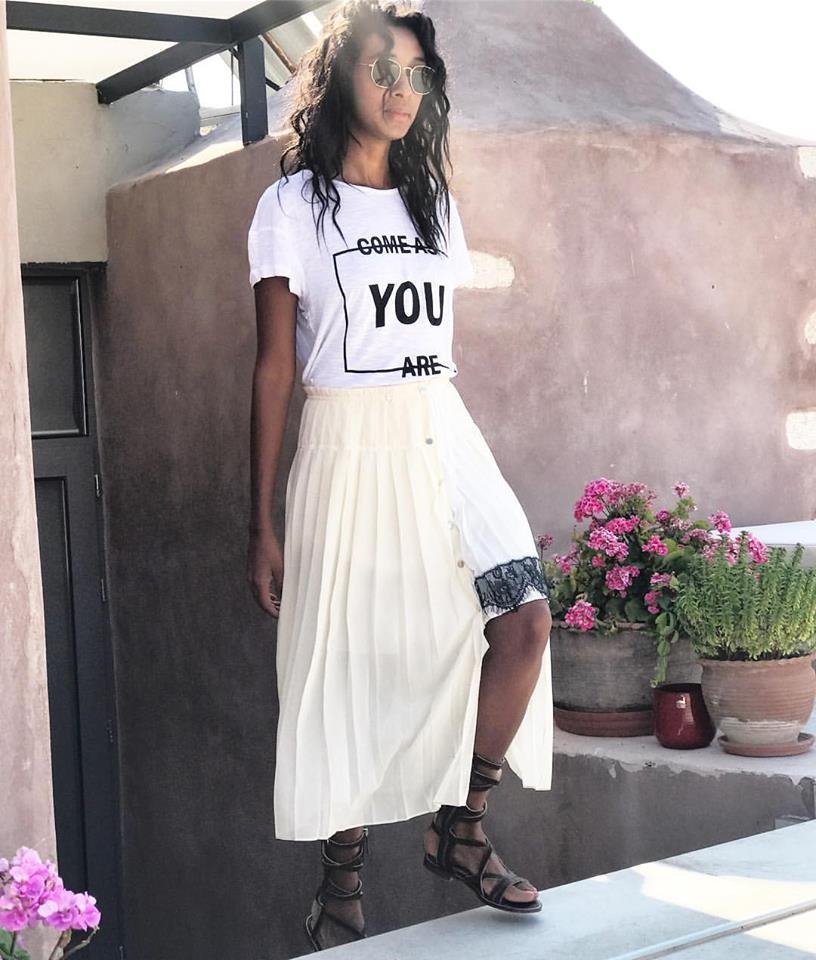 Survivor 2: Αυτή είναι η Ινδή σύντροφος του Τεό Θεοδωρόπουλου [εικόνες] | iefimerida.gr 4