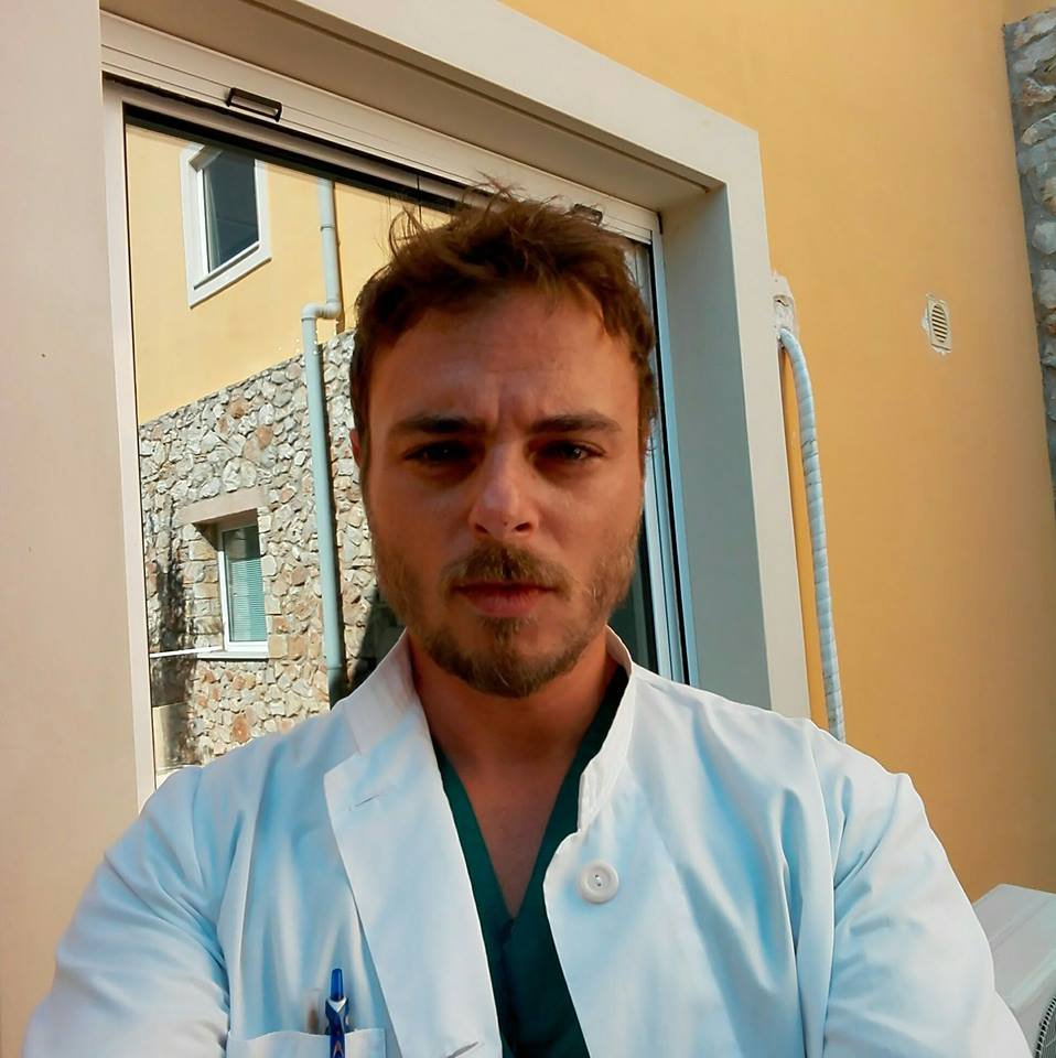 Ο Νίκος Μίχας από το Fame Story παράτησε το τραγούδι -Είναι γιατρός στα απομονωμένα Αντικύθηρα με τους 20 κατοίκους [εικόνες & βίντεο] | iefimerida.gr 5