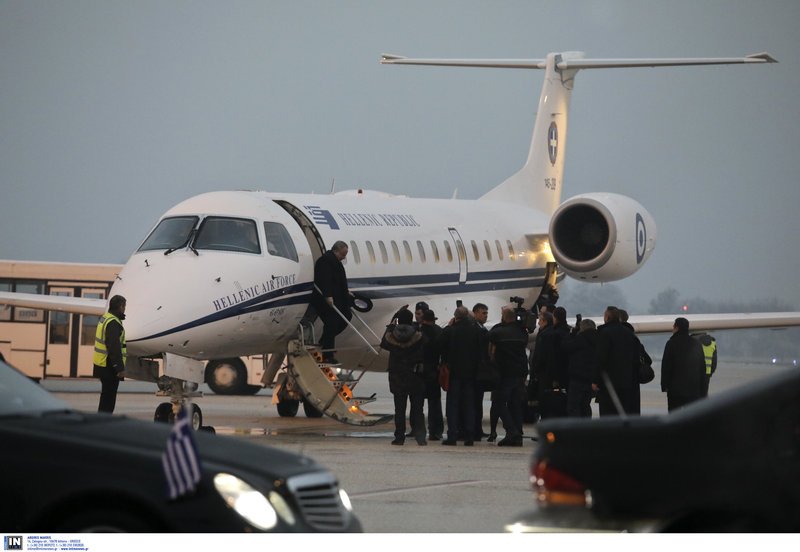 Προσγειώθηκε στα Σκόπια ο Νίκος Κοτζιάς -Ιστορική επίσκεψη, κρίσιμες συναντήσεις [εικόνες] | iefimerida.gr 4