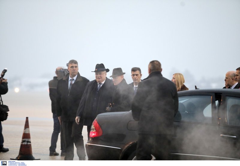 Προσγειώθηκε στα Σκόπια ο Νίκος Κοτζιάς -Ιστορική επίσκεψη, κρίσιμες συναντήσεις [εικόνες] | iefimerida.gr 2