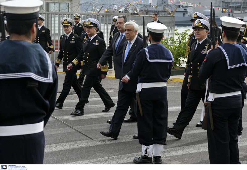 Ηχηρό μήνυμα Παυλόπουλου στην Τουρκία: Θα υπερασπιστούμε τα σύνορά μας -Δεν υπάρχουν γκρίζες ζώνες στο Αιγαίο [εικόνες] | iefimerida.gr 1