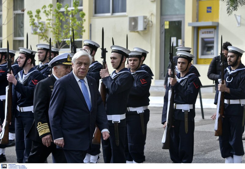 Ηχηρό μήνυμα Παυλόπουλου στην Τουρκία: Θα υπερασπιστούμε τα σύνορά μας -Δεν υπάρχουν γκρίζες ζώνες στο Αιγαίο [εικόνες] | iefimerida.gr 9