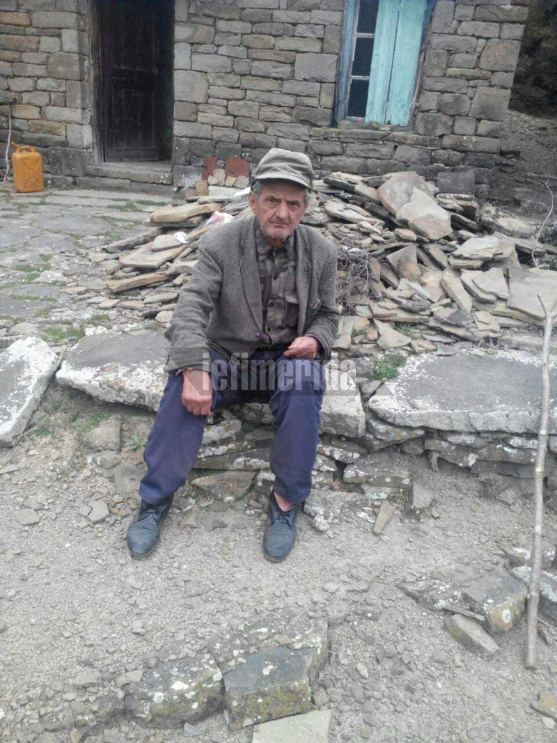 Ο εξαθλιωμένος ηλικιωμένος από το χωριό του Τσίπρα -Δεν έχει έσοδα, περιμένει ένα επίδομα 7 χρόνια [εικόνες] | iefimerida.gr 1
