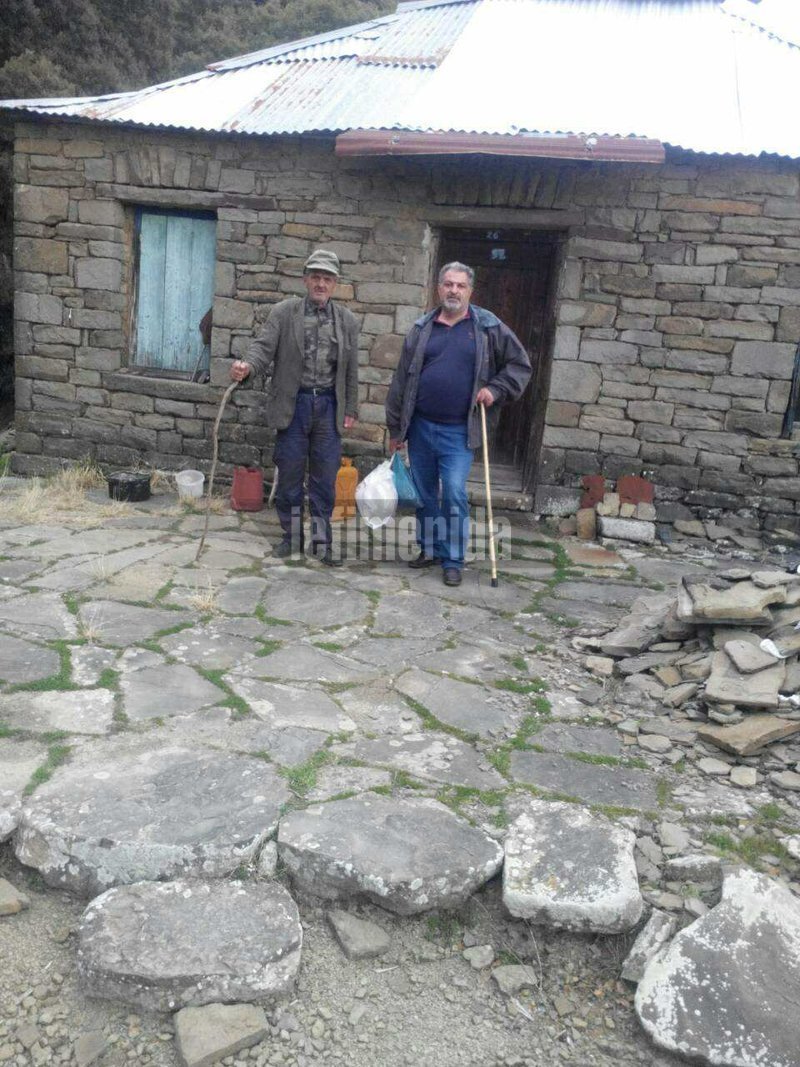 Ο εξαθλιωμένος ηλικιωμένος από το χωριό του Τσίπρα -Δεν έχει έσοδα, περιμένει ένα επίδομα 7 χρόνια [εικόνες] | iefimerida.gr 4
