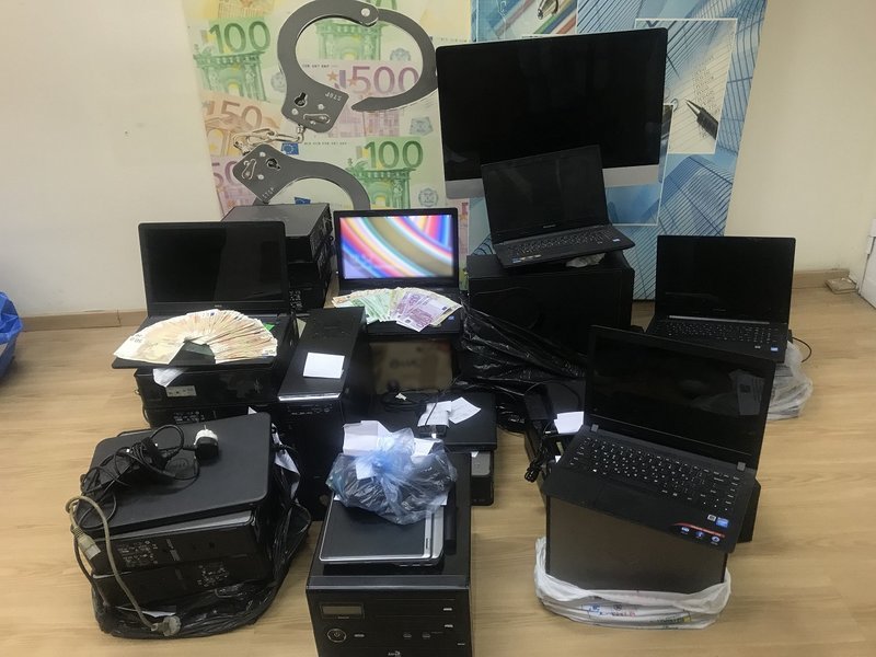 Μεγάλο χτύπημα στα παράνομα «φρουτάκια» από την ΕΛΑΣ: Εξαρθρώθηκε μια από τις μεγαλύτερες εγκληματικές οργανώσεις [εικόνες] | iefimerida.gr 0
