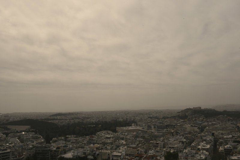 Αφρικανική σκόνη «κάλυψε» την Αθήνα -Αποπνικτική ατμόσφαιρα [εικόνες] | iefimerida.gr 1