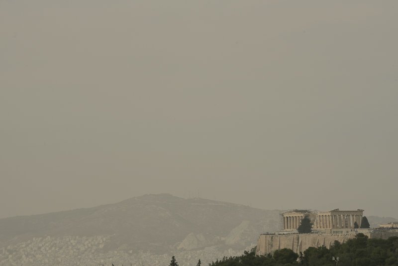 Αφρικανική σκόνη «κάλυψε» την Αθήνα -Αποπνικτική ατμόσφαιρα [εικόνες] | iefimerida.gr 4