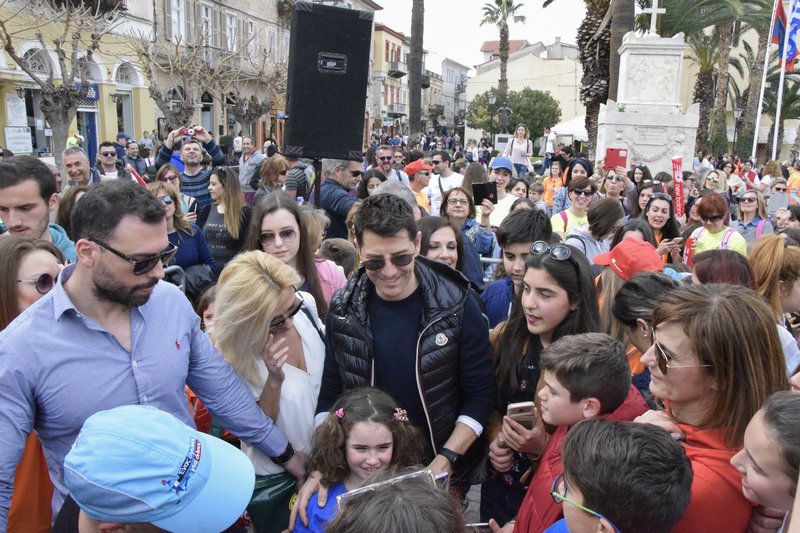 Ο Σάκης Ρουβάς στον Μαραθώνιο Ναυπλίου -Για καλό σκοπό [εικόνες] | iefimerida.gr 1