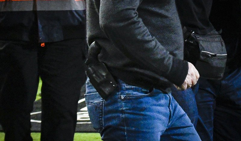 Σοκ: Με περίστροφο εισέβαλε ο Ιβάν Σαββίδης στο γήπεδο! [εικόνες & βίντεο] | iefimerida.gr 2