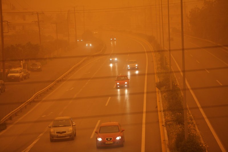Φωτογραφίες-σοκ από το πρωτοφανές φαινόμενο στην Κρήτη -Την κατάπιε η σκόνη [εικόνες] | iefimerida.gr 16