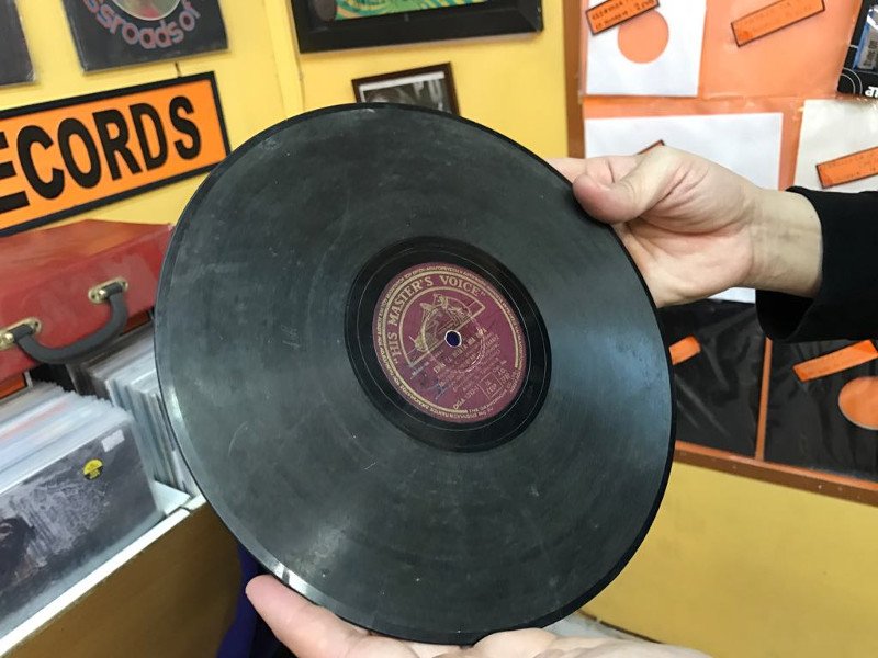 Οι δίσκοι βινυλίου επιστρέφουν και γίνονται μόδα- Ετοιμάστε τα πικάπ [εικόνες & βίντεο] | iefimerida.gr 4