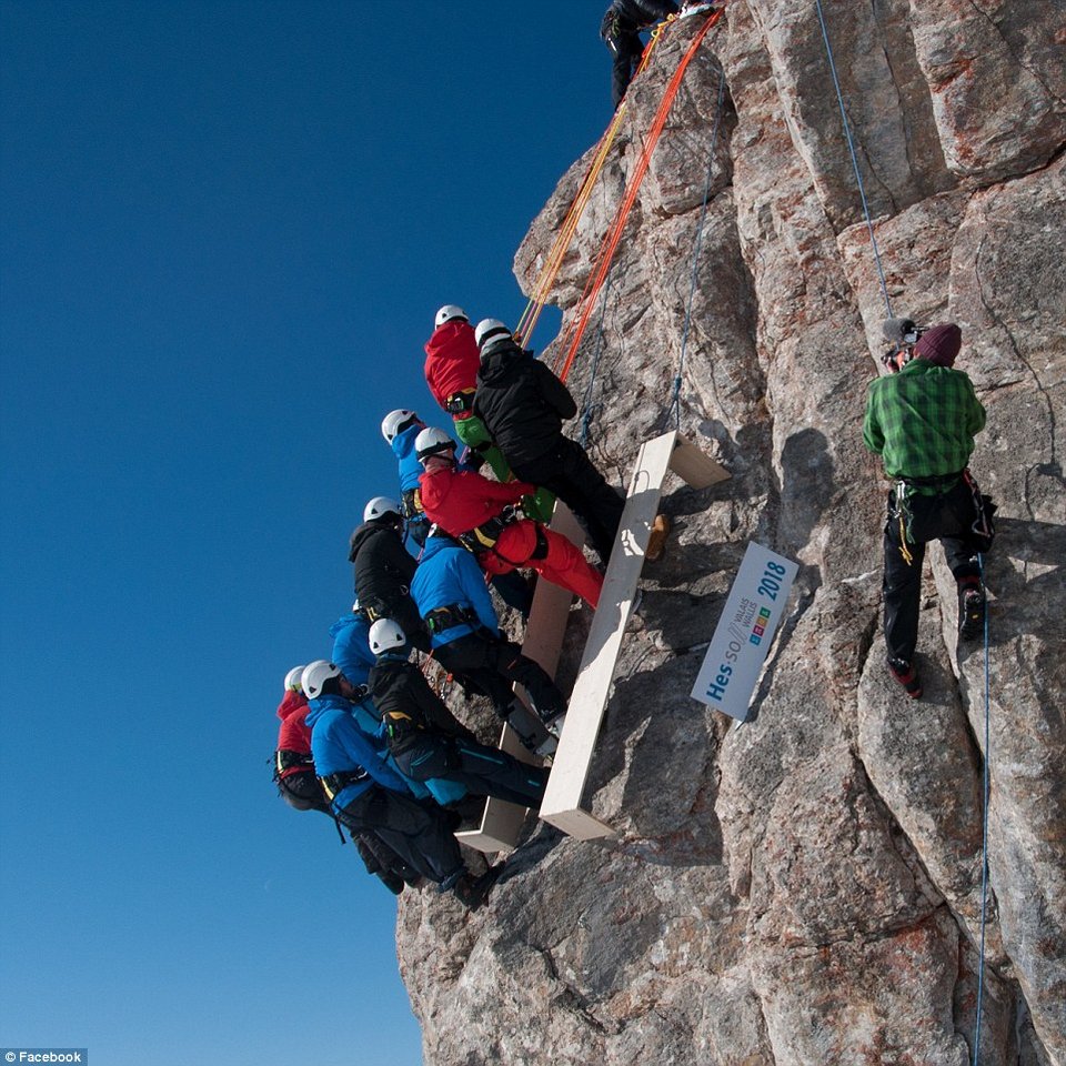 Αυτή η φωτογραφία δεν είναι ανάποδη -Απλά κατάφεραν να σταθούν κάθετα σε πλαγιά των Αλπεων [εικόνες & βίντεο] | iefimerida.gr 5