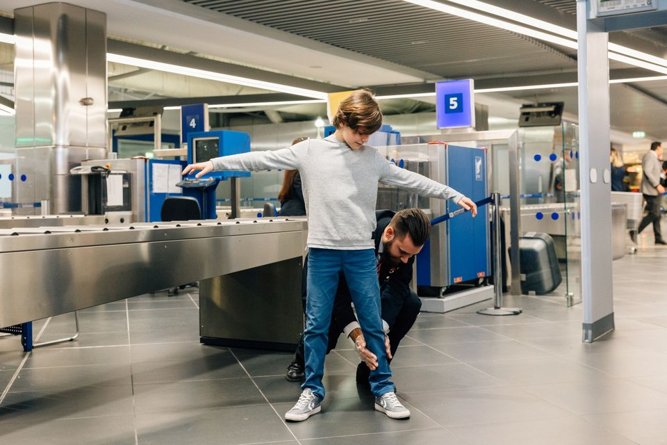 Το Ιδρυμα Ωνάση προετοιμάζει τα παιδιά με αυτισμό να ταξιδέψουν με αεροπλάνο  | iefimerida.gr 1