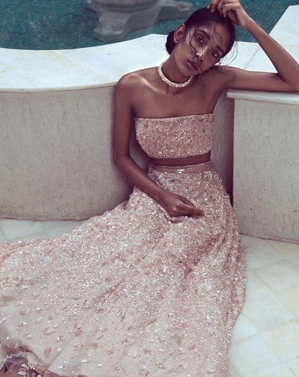 Survivor 2: Αυτή είναι η Ινδή σύντροφος του Τεό Θεοδωρόπουλου [εικόνες] | iefimerida.gr 14