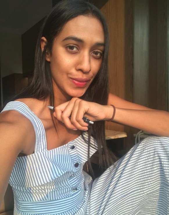 Survivor 2: Αυτή είναι η Ινδή σύντροφος του Τεό Θεοδωρόπουλου [εικόνες] | iefimerida.gr 9