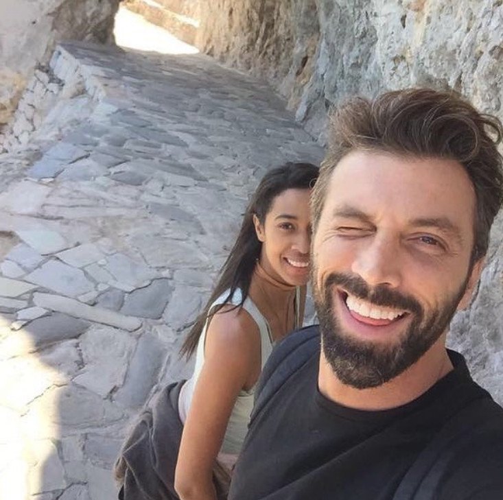 Survivor 2: Αυτή είναι η Ινδή σύντροφος του Τεό Θεοδωρόπουλου [εικόνες] | iefimerida.gr 8