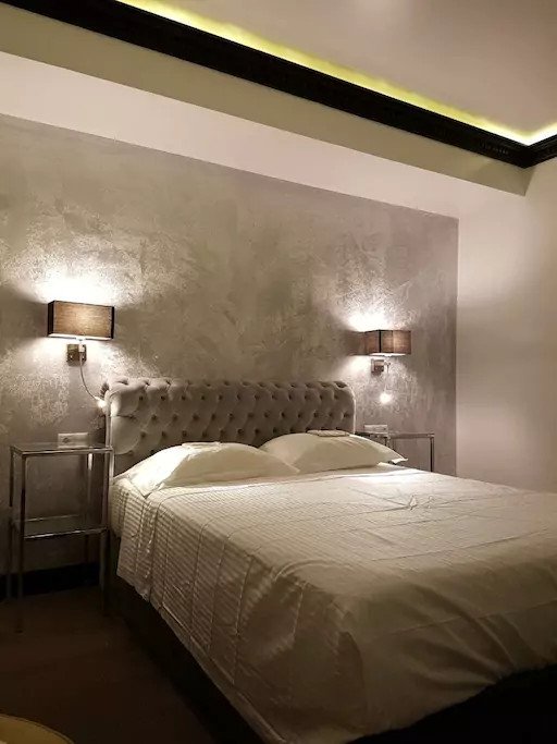 Αυτό είναι το παλάτι του Λάκη Γαβαλά στο Θησείο, που νοικιάζεται δωμάτιο δωμάτιο μέσω Airbnb [εικόνες] | iefimerida.gr 3