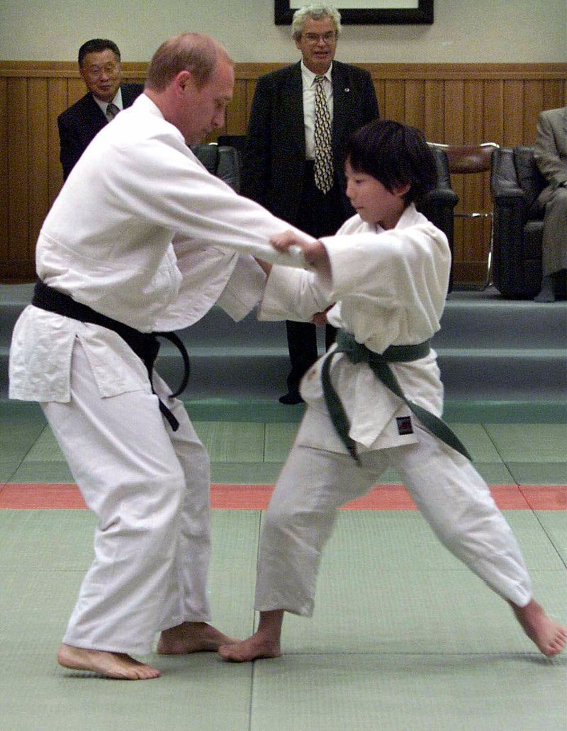 Η φρενήρης άνοδος του «τσάρου» Πούτιν -Από την KGB, απόλυτος άρχοντας στο Κρεμλίνο [εικόνες] | iefimerida.gr 18