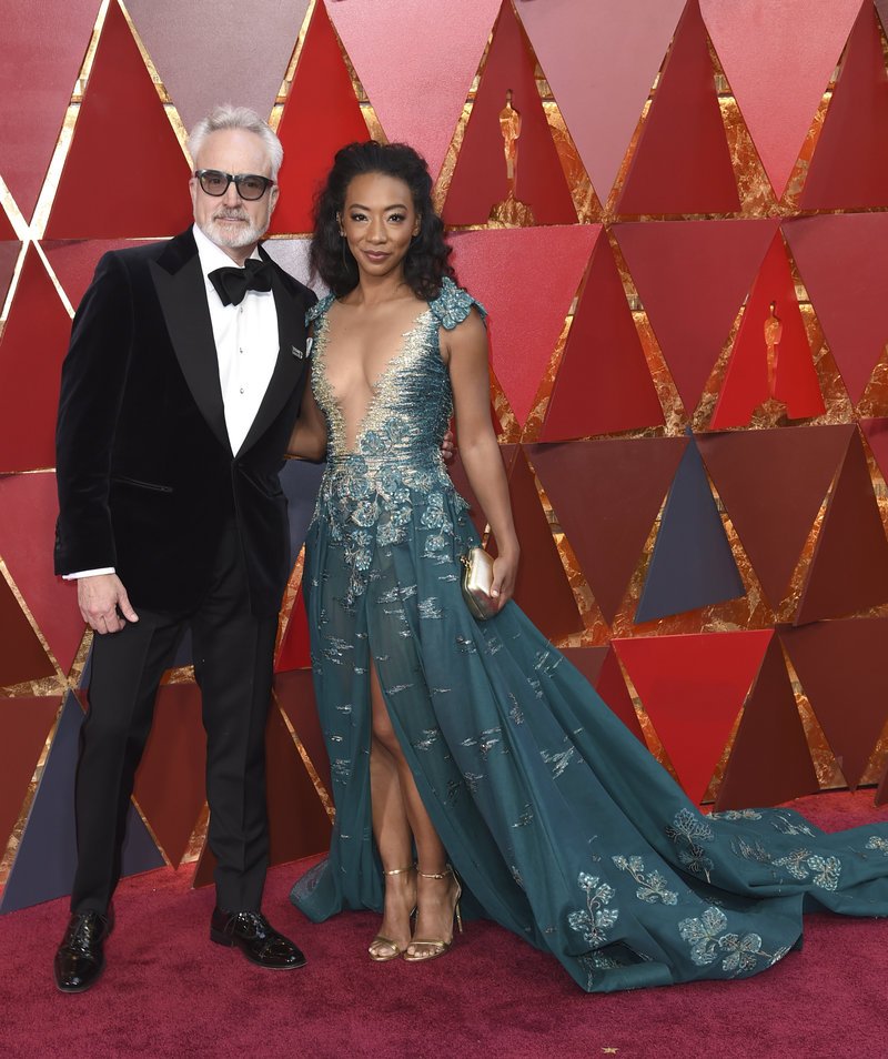 Οσκαρ 2018: Εγινε του... μπούστου -Οι σταρ (μικρές και μεγάλες) με τα αβυσσαλέα ντεκολτέ [εικόνες] | iefimerida.gr 8