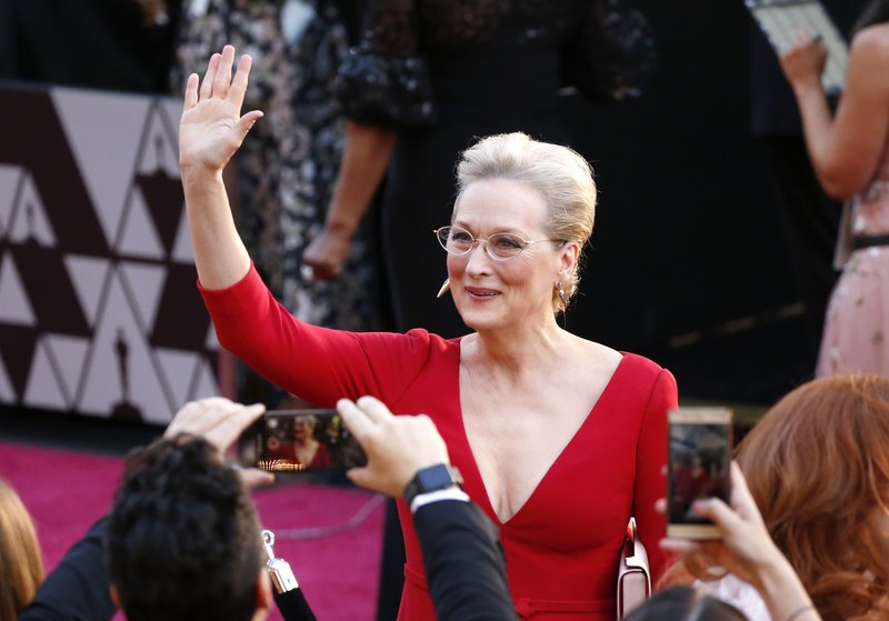 Οσκαρ 2018: Εγινε του... μπούστου -Οι σταρ (μικρές και μεγάλες) με τα αβυσσαλέα ντεκολτέ [εικόνες] | iefimerida.gr 10