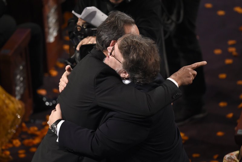 Οσκαρ Μουσικής στον σπουδαίο Αλεξάντρ Ντεσπλά -Το αφιέρωσε στην Ελληνίδα μητέρα του [βίντεο]  | iefimerida.gr 3