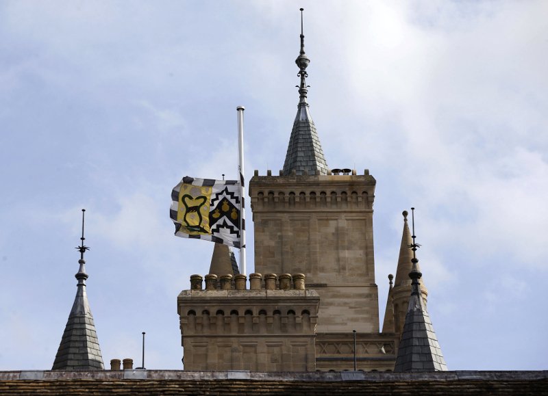 Σήμερα η κηδεία του Στίβεν Χόκινγκ -Η τέφρα του θα τοποθετηθεί πλάι σε Νεύτωνα και Δαρβίνο [εικόνες]  | iefimerida.gr 0