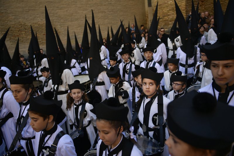 Εντυπωσιακές εικόνες από τη Μ.Εβδομάδα των Καθολικών -Ολόκληρες «παραστάσεις» στους δρόμους [εικόνες] | iefimerida.gr 3