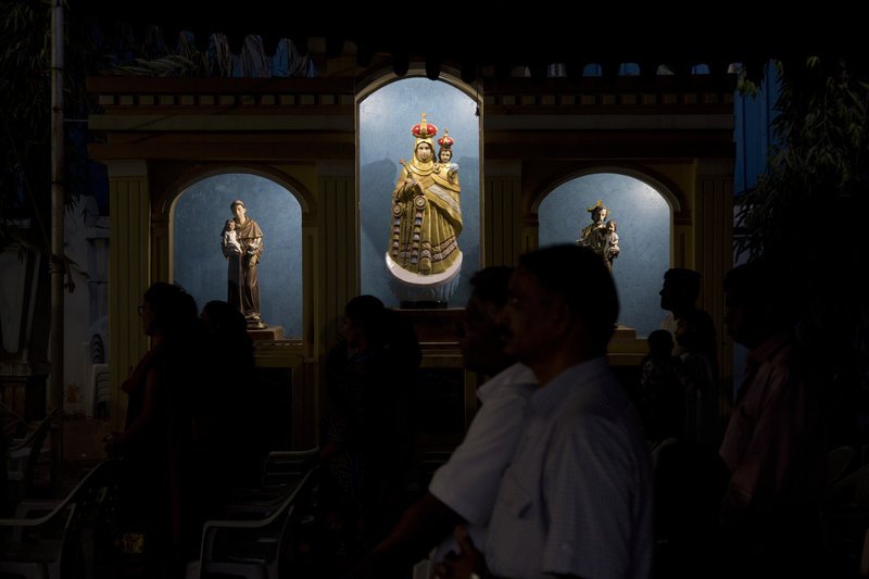 Εντυπωσιακές εικόνες από τη Μ.Εβδομάδα των Καθολικών -Ολόκληρες «παραστάσεις» στους δρόμους [εικόνες] | iefimerida.gr 14