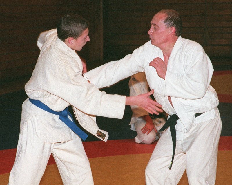 Η φρενήρης άνοδος του «τσάρου» Πούτιν -Από την KGB, απόλυτος άρχοντας στο Κρεμλίνο [εικόνες] | iefimerida.gr 17