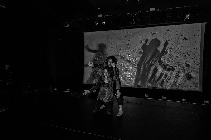 Ο Κώστας Γάκης και η Ανθή Φουντά παρουσιάζουν 10 εξέχουσες γυναίκες της αρχαίας τραγωδίας [βίντεο]  | iefimerida.gr 3