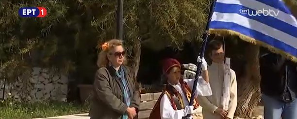 Ο μοναχικός σημαιοφόρος στους Αρκιούς -Ο 8χρονος Χρήστος, που έκανε μόνος του παρέλαση [εικόνες & βίντεο] | iefimerida.gr 0