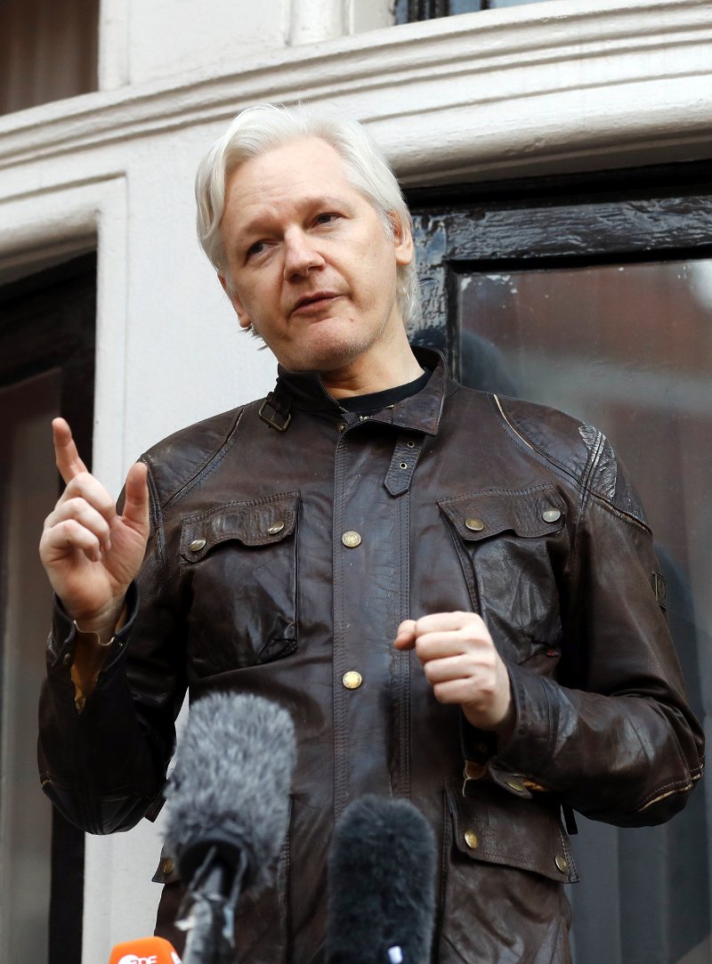 Ο ιδρυτής του Wikileaks ξάφνιασε όλο το Twitter με την ανάρτησή του στα αρχαία Ελληνικά [εικόνες] | iefimerida.gr 1