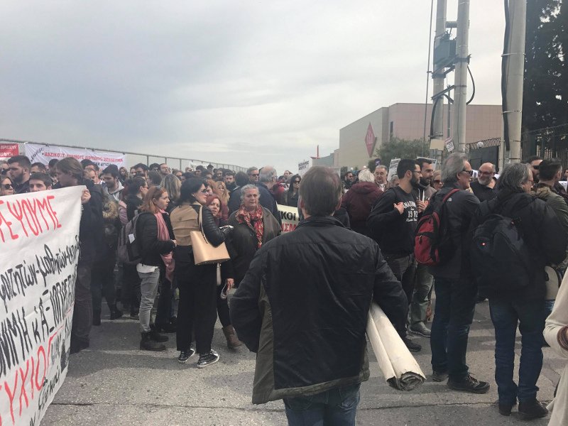 Διαδήλωση αναπληρωτών εκπαιδευτικών έξω από το υπουργείο Παιδείας -«Οχι» στην εργασιακή ομηρία [εικόνες & βίντεο] | iefimerida.gr 0