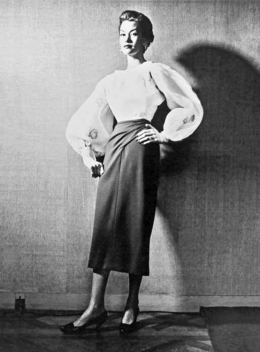 Givenchy: Ο σχεδιαστής πίσω από το θρυλικότερο «μικρό μαύρο φόρεμα» όλων των εποχών [εικόνες] | iefimerida.gr 12