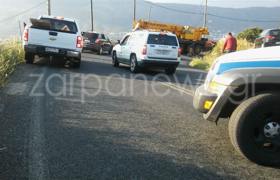 Απίστευτο τροχαίο στα Χανιά, με φορτηγό που μετέφερε πολεμικό σκάφος των Αμερικανών [εικόνες] | iefimerida.gr 3