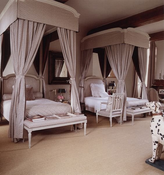 Σε αυτόν τον παραμυθένιο πύργο ζούσε ο Givenchy με τον σύντροφό του [εικόνες] | iefimerida.gr 13