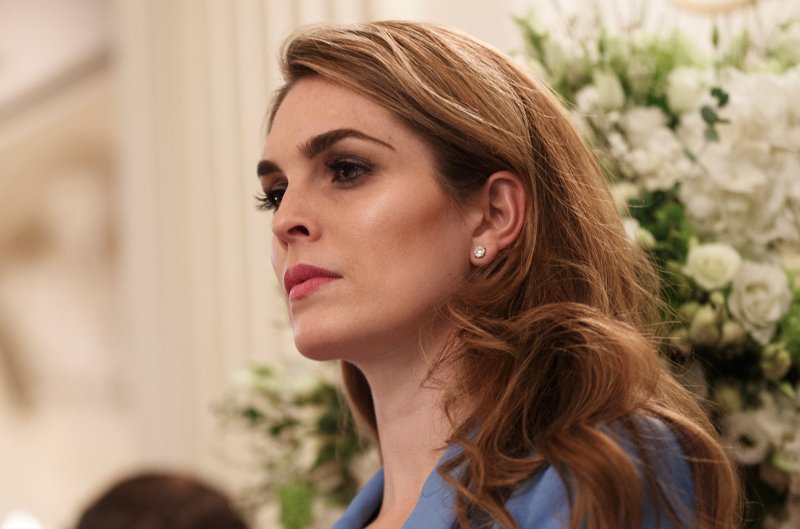 Γιατί η καλλονή διευθύντρια επικοινωνίας του Λευκού Οίκου παραιτήθηκε ξαφνικά [εικόνες] | iefimerida.gr 1