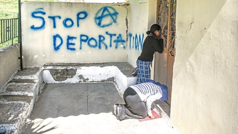 Πρωτοσέλιδο στη «Χουριέτ» οι «κατάδικοι της Μόριας» [εικόνες] | iefimerida.gr 5